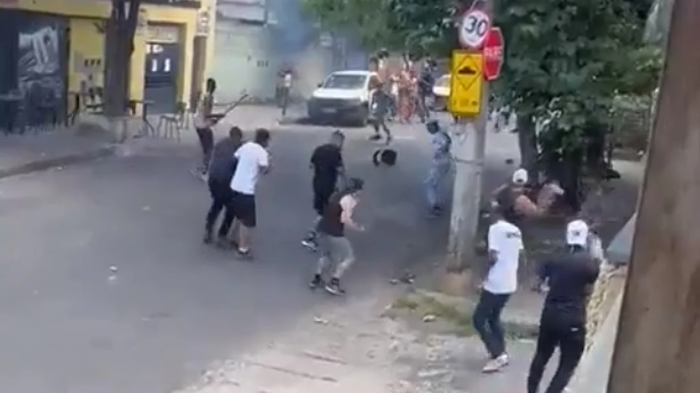 Muere un joven de 25 años de un disparo en la previa del Atlético Mineiro - Cruzeiro Muere un joven de 25 años de un disparo en la previa del Atlético Mineiro - Cruzeiro