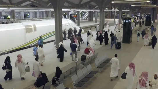 Imagen de archivo del tren de alta velocidad Haramain, que une las ciudades santas de La Meca y Medina. Imagen de archivo del tren de alta velocidad Haramain, que une las ciudades santas de La Meca y Medina.