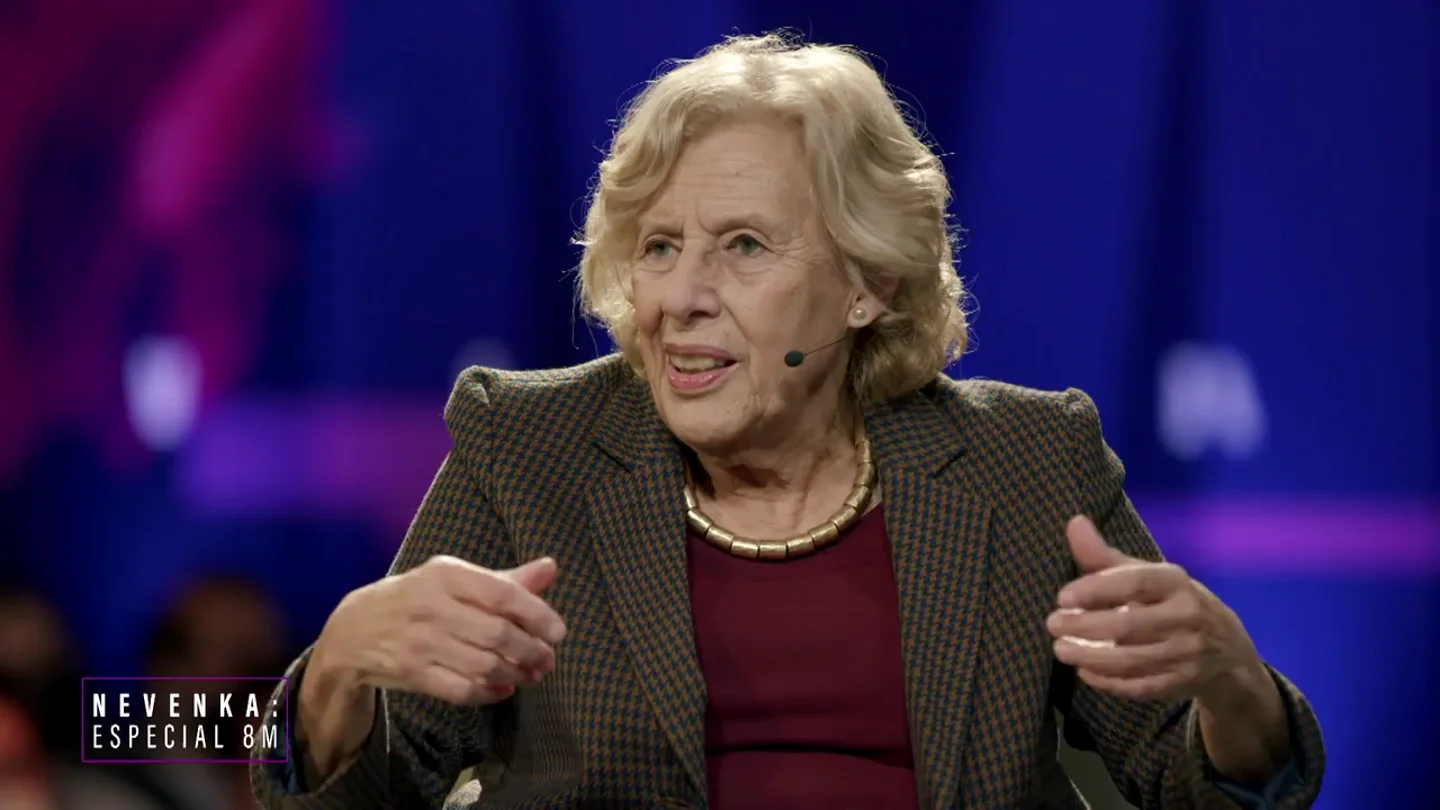 Manuela Carmena desmonta los mitos románticos: "Odio que la gente hable de medias naranjas, todos somos una naranja entera" Manuela Carmena desmonta los mitos románticos: "Odio que la gente hable de medias naranjas, todos somos una naranja entera"