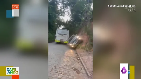 coche vuelca coche vuelca