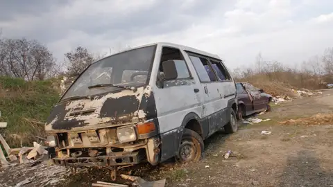 Coche abandonado Coche abandonado