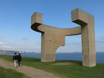 Elogio del Horizonte: la sorprendente historia tras el conocido monumento de Gijón Elogio del Horizonte: la sorprendente historia tras el conocido monumento de Gijón