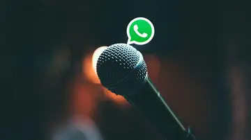 WhatsApp y un micrófono