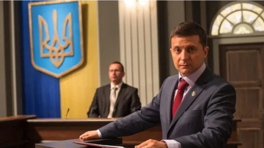 Volodómir Zelenski durante una de las escenas de 'El servidor del pueblo' Volodómir Zelenski durante una de las escenas de 'El servidor del pueblo'