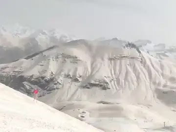 Muchas estaciones de esquí en España se tiñen de naranja tras el polvo sahariano