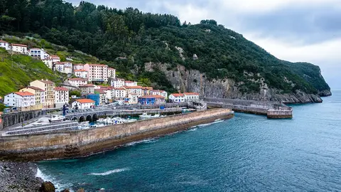 Descubre Elantxobe, el pueblo construido sobre un acantilado que cuenta con esta curiosidad Descubre Elantxobe, el pueblo construido sobre un acantilado que cuenta con esta curiosidad