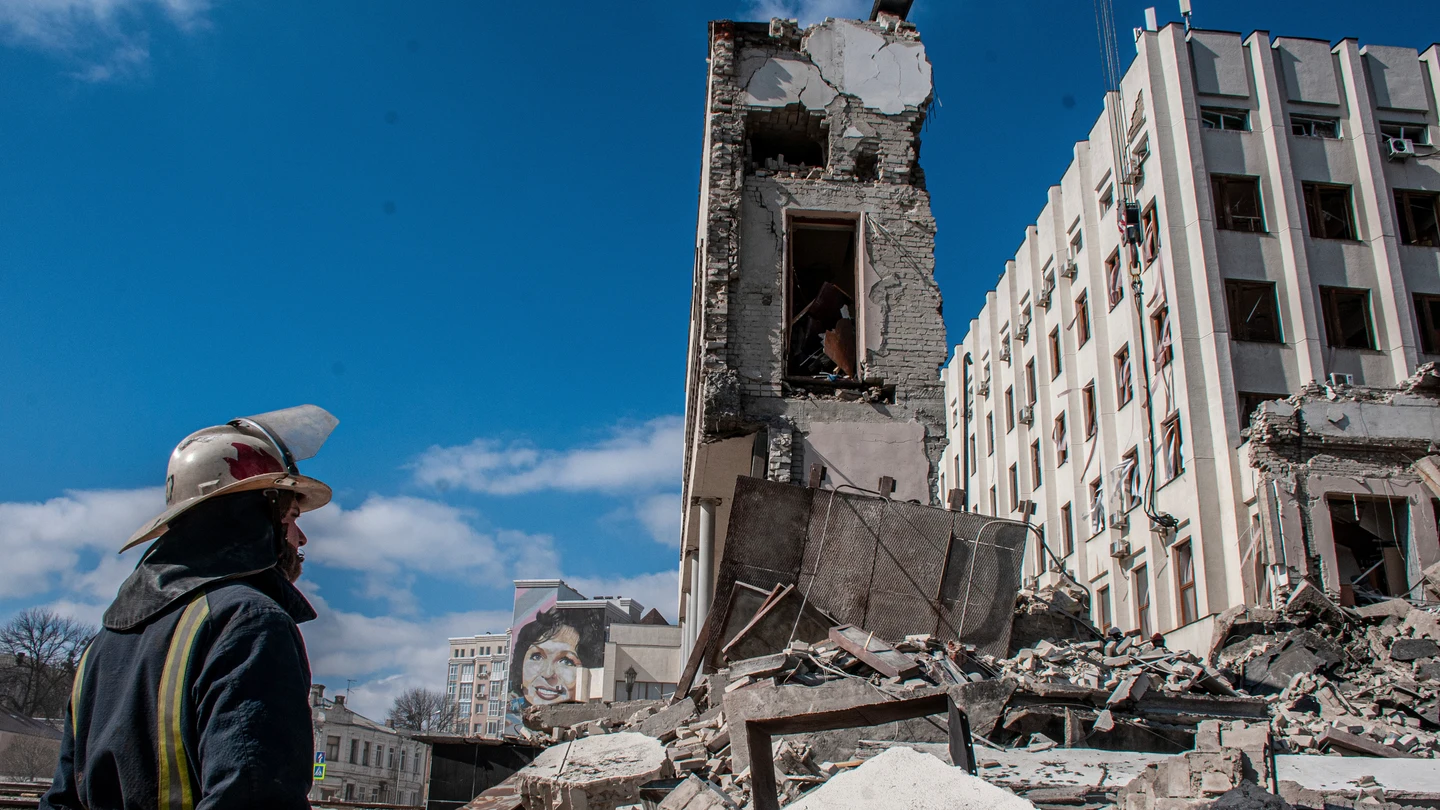 Destrozos en la ciudad de Járkov tras el paso de las tropas rusas Destrozos en la ciudad de Járkov tras el paso de las tropas rusas
