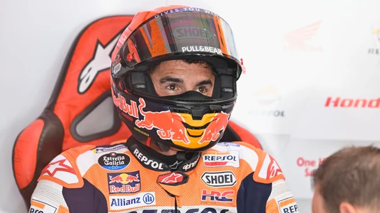 Márquez, en el box de Honda Márquez, en el box de Honda