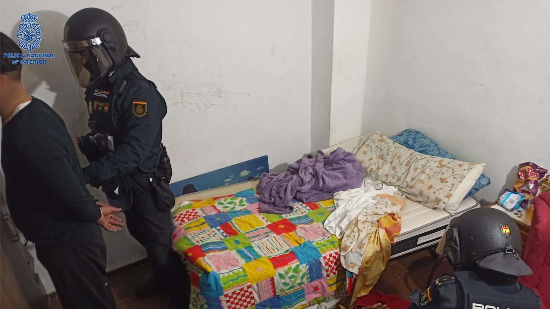 Agentes de la Policía Nacional detienen a dos hombres por corrupción de menores y tráfico de drogas en Palma