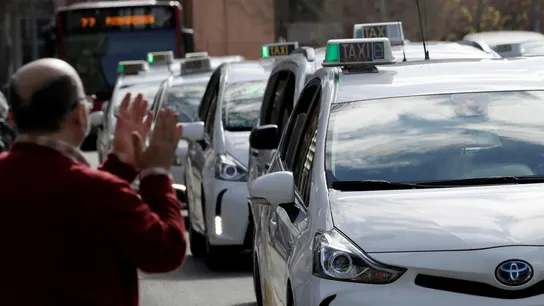 Imagen de archivo de una concentración de taxistas en Valencia Imagen de archivo de una concentración de taxistas en Valencia