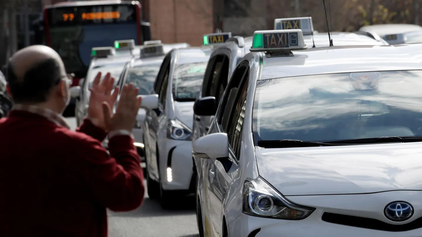 Imagen de archivo de una concentración de taxistas en Valencia Imagen de archivo de una concentración de taxistas en Valencia