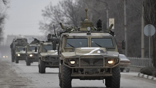 Vehículos militares de Rusia en la península de Crimea durante la ofensiva contra Ucrania. Vehículos militares de Rusia en la península de Crimea durante la ofensiva contra Ucrania.