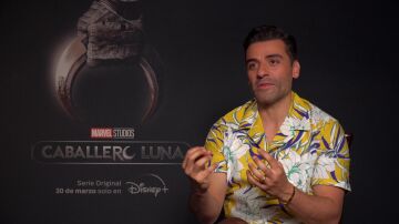 Oscar Isaac durante la entrevista de la serie 'Caballero Luna'.