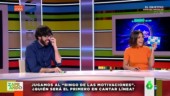 Lorena Castell confiesa cómo ligó con un Policía que le paró en un semáforo: "Nos intercambiamos los teléfono" Lorena Castell confiesa cómo ligó con un Policía que le paró en un semáforo: "Nos intercambiamos los teléfono"