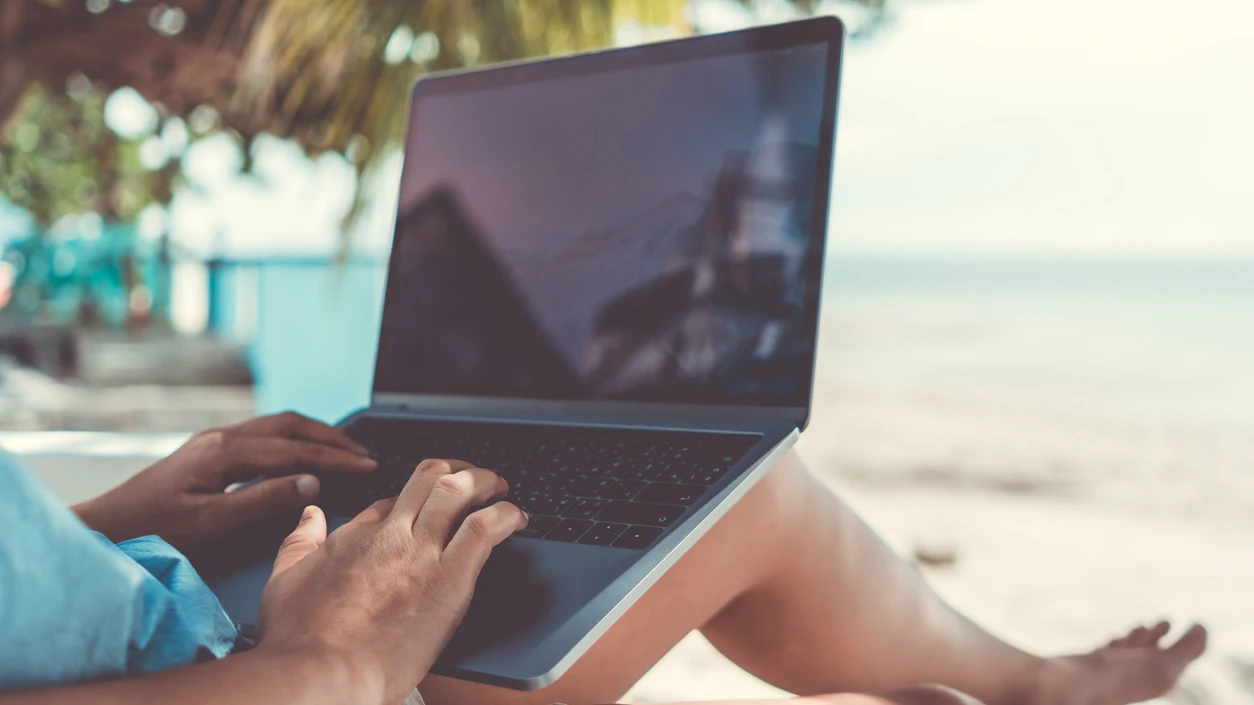 Teletrabajo en la playa