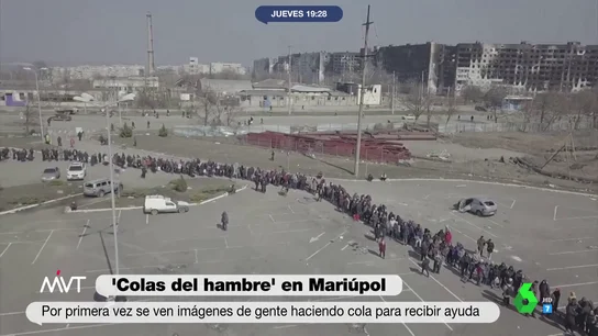 Kilométricas colas del hambre en Mariúpol tras semanas bajo el asedio de las tropas rusas Kilométricas colas del hambre en Mariúpol tras semanas bajo el asedio de las tropas rusas