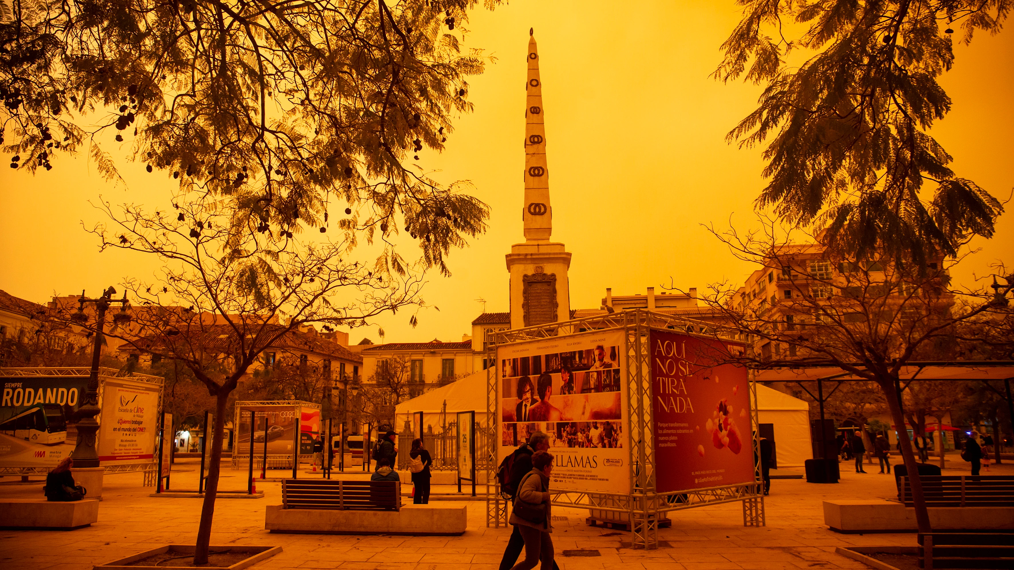 Vista de la Plaza de la Merced con calima