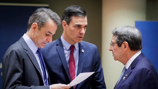 Pedro Sánchez junto a los primeros ministros de Grecia y Chipre en Bruselas Pedro Sánchez junto a los primeros ministros de Grecia y Chipre en Bruselas