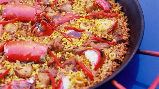 Imagen de archivo de una paella valenciana Imagen de archivo de una paella valenciana