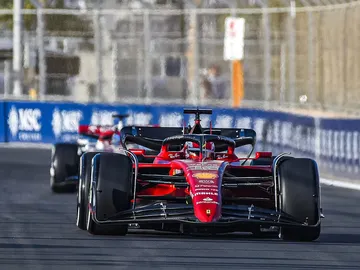 Charles Leclerc, líder en los dos libres a pesar de tocar los muros Charles Leclerc, líder en los dos libres a pesar de tocar los muros
