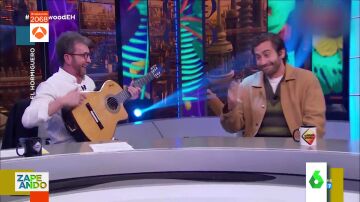 El momentazo de Jake Gyllenhaal cantando 'La Bamba' con Pablo Motos en El Hormiguero