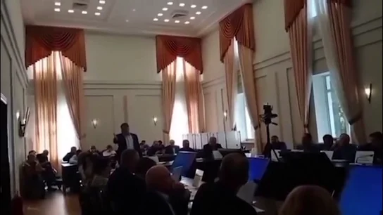 El momento en que una diputada rusa desafía a Putin y critica la invasión a Ucrania: "No hay nazis, ¿a quién se le pasa por la cabeza?" El momento en que una diputada rusa desafía a Putin y critica la invasión a Ucrania: "No hay nazis, ¿a quién se le pasa por la cabeza?"