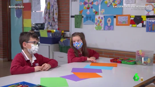La reacción de una niña cuando su compañero le cuenta a Thais que tiene que conseguir leche porque "es lo único que nos falta" La reacción de una niña cuando su compañero le cuenta a Thais que tiene que conseguir leche porque "es lo único que nos falta"