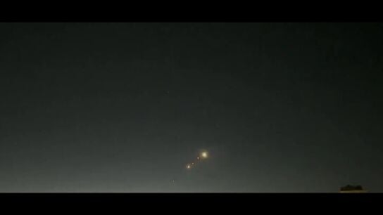 Las impactantes im&aacute;genes de los bombardeos en el cielo de Kiev en plena guerra en Ucrania