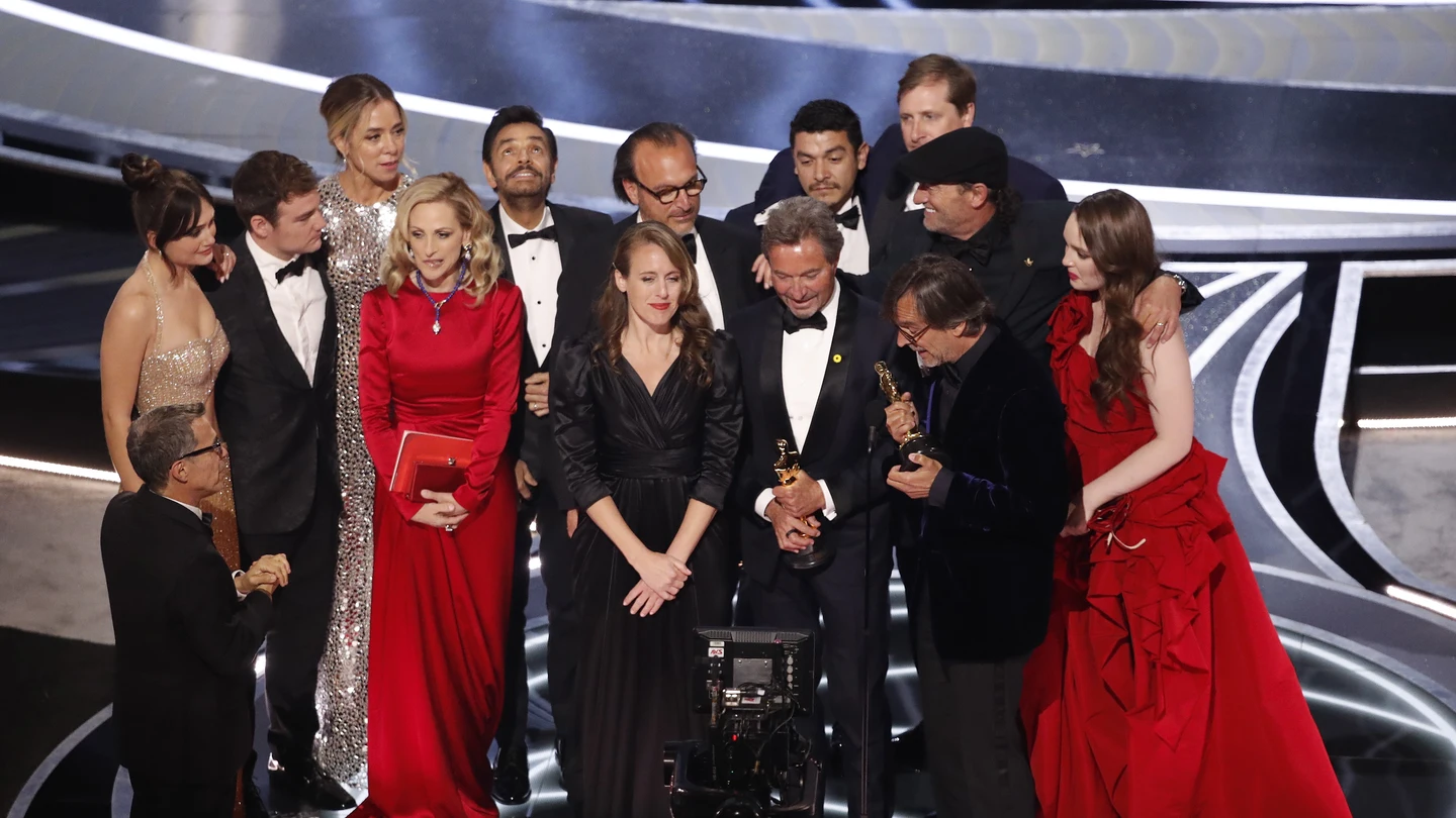 El equipo de 'Coda' recibe el Premio Óscar a la mejor película El equipo de 'Coda' recibe el Premio Óscar a la mejor película