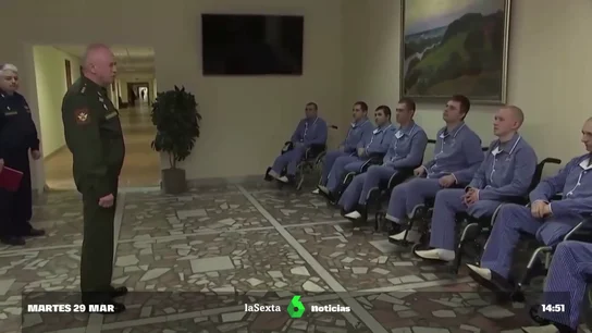 El homenaje a los soldados rusos mutilados que vuelven de Ucrania: "Sois verdaderos hombres, verdaderos sucesores de nuestros padres y abuelos" El homenaje a los soldados rusos mutilados que vuelven de Ucrania: "Sois verdaderos hombres, verdaderos sucesores de nuestros padres y abuelos"