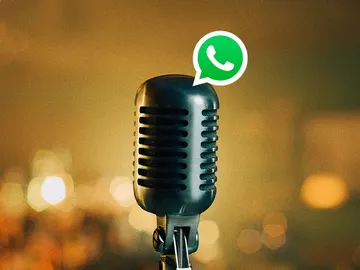 Un micrófono y WhatsApp Un micrófono y WhatsApp