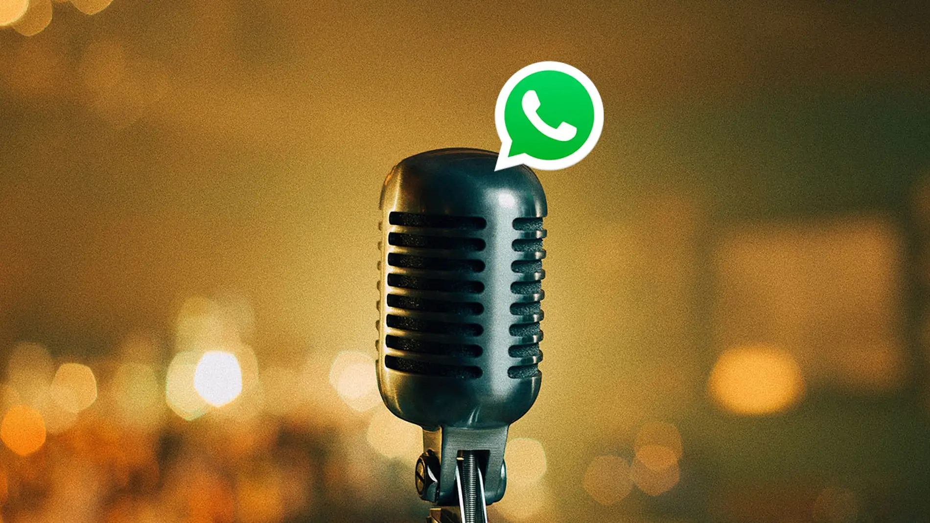 Un micrófono y WhatsApp