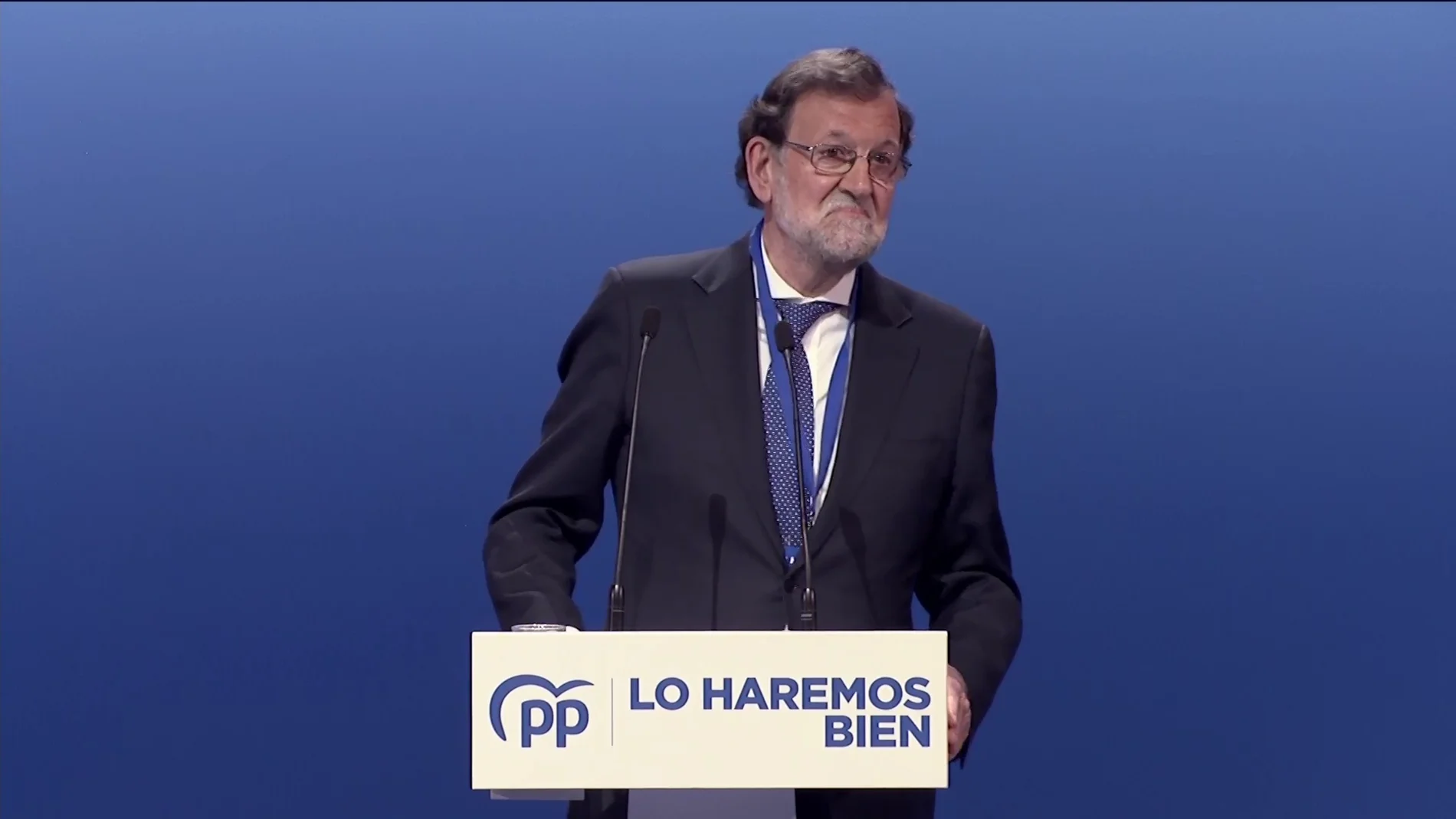  Rajoy provoca carcajadas en el Congreso del PP al bromear con su forma de expresarse