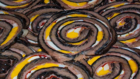 Lamprea ahumada rellena