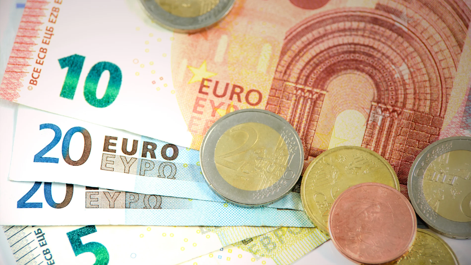 Estas son las monedas de 2 euros que valen hasta 2.000 y puedes tener en la cartera 