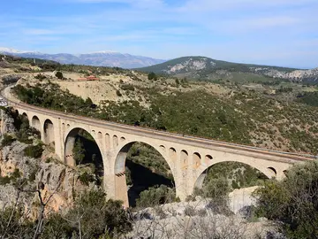 Viaducto de Varda: historia de una de las construcciones que aparece en 'Tierra amarga' Viaducto de Varda: historia de una de las construcciones que aparece en 'Tierra amarga'