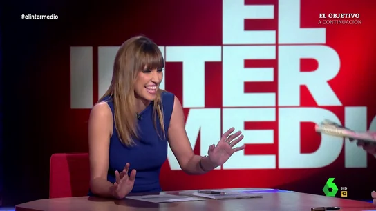 La sorpresa de Sandra Sabatés cuando Wyoming muestra en directo su nuevo libro, 'No me cuentes cuentos' La sorpresa de Sandra Sabatés cuando Wyoming muestra en directo su nuevo libro, 'No me cuentes cuentos'