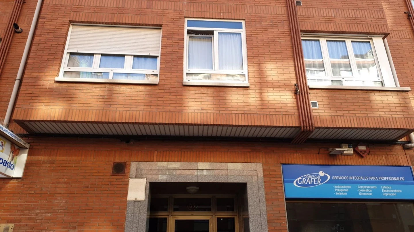 Edificio en el que se produjo el asesinato de una menor de 14 años en Oviedo Edificio en el que se produjo el asesinato de una menor de 14 años en Oviedo