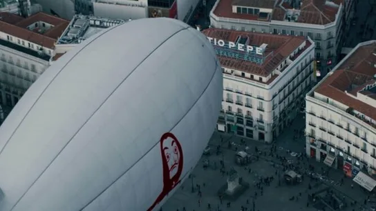 La madrileña Puerta del Sol vista desde el zeppelin. La madrileña Puerta del Sol vista desde el zeppelin.