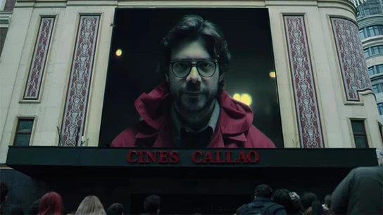 El Profesor se dirige a los ciudadanos de la Plaza de Callao de Madrid. El Profesor se dirige a los ciudadanos de la Plaza de Callao de Madrid.