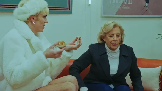 Samantha Hudson confiesa su 'traición' al público: "¿Qué importa más el veganismo o Manuela Carmena?" Samantha Hudson confiesa su 'traición' al público: "¿Qué importa más el veganismo o Manuela Carmena?"