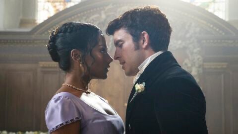 Jonathan Bailey y Simone Ashley (Anthony y Kate) en la temporada 2 de 'Los Bridgerton'