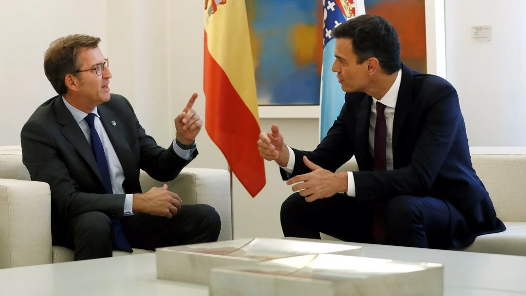 Pedro Sánchez recibe a Feijóo en Moncloa y evidenciarán sus diferencias/EFE