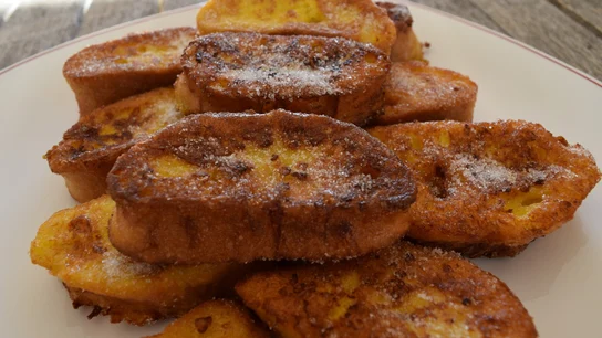 Torrijas, damos la vuelta a la receta de toda la vida: 5 claves para hacerla más saludable y que engorde menos Torrijas, damos la vuelta a la receta de toda la vida: 5 claves para hacerla más saludable y que engorde menos