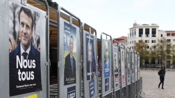 Los carteles de los candidatos a las elecciones de Francia 2022