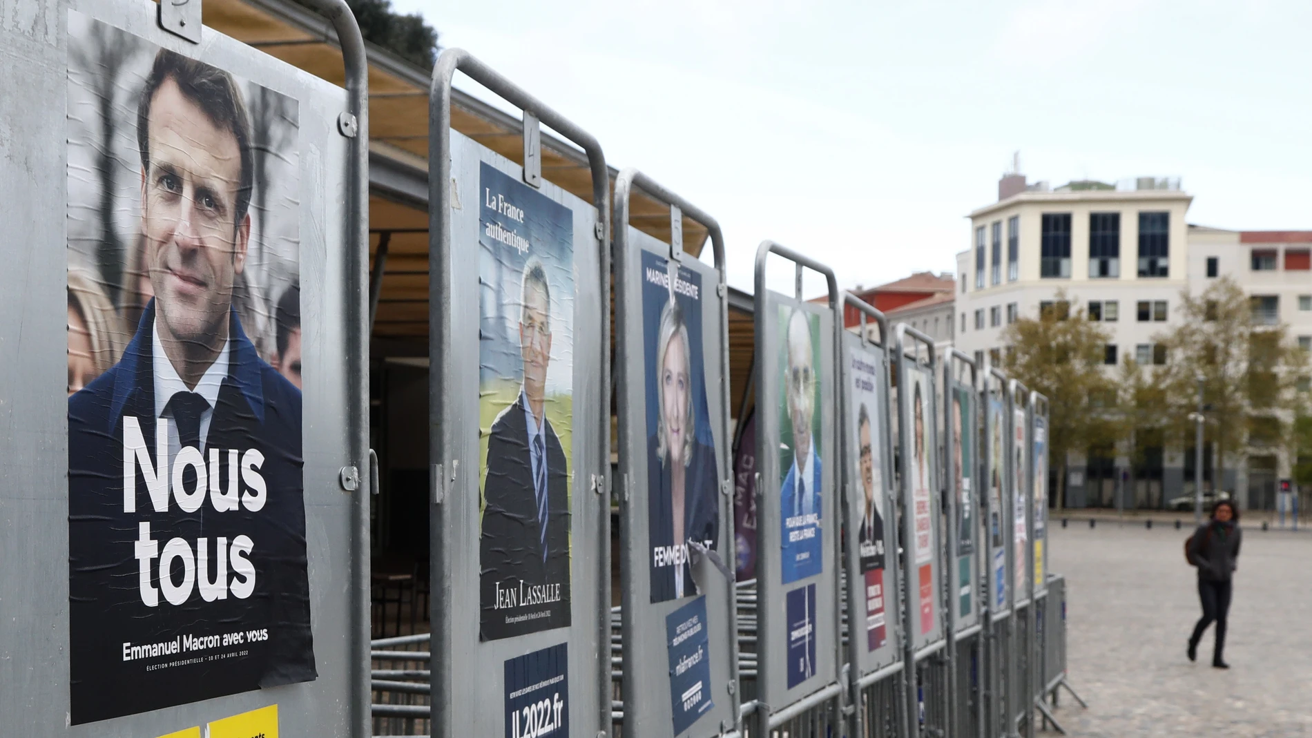 Los carteles de los candidatos a las elecciones de Francia 2022