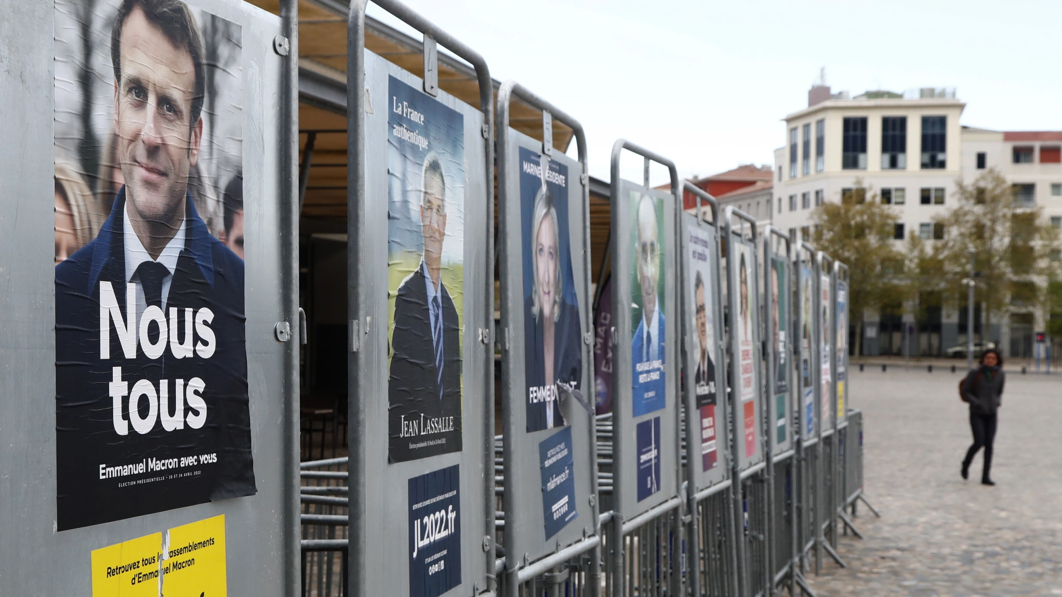 Los carteles de los candidatos a las elecciones de Francia 2022