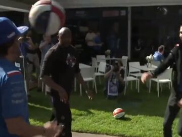 Se relaja la tensi&oacute;n en Alpine... con un pelotazo de Ocon a Fernando Alonso