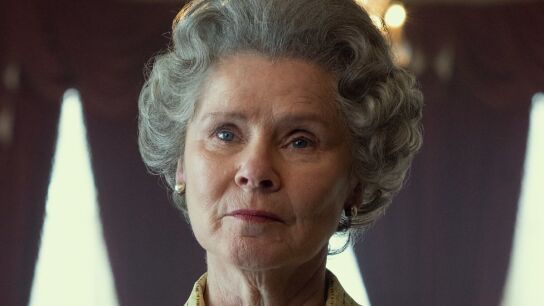 La flema británica de Isabel II será fielmente representada en el rostro de Imelda Staunton.