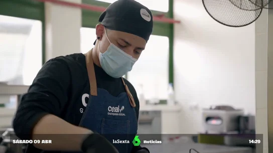 Cocina tu futuro: la escuela de hostelería que ayuda a jóvenes migrantes a encontrar empleo Cocina tu futuro: la escuela de hostelería que ayuda a jóvenes migrantes a encontrar empleo